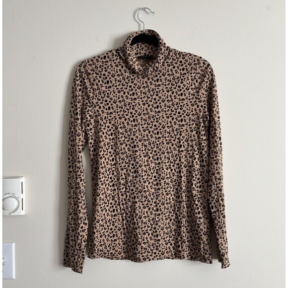 NWOT J.Crew Medium Leopard Print‎ Turtleneck Lightweight Cotton Tan Neutral - Picture 1 of 6